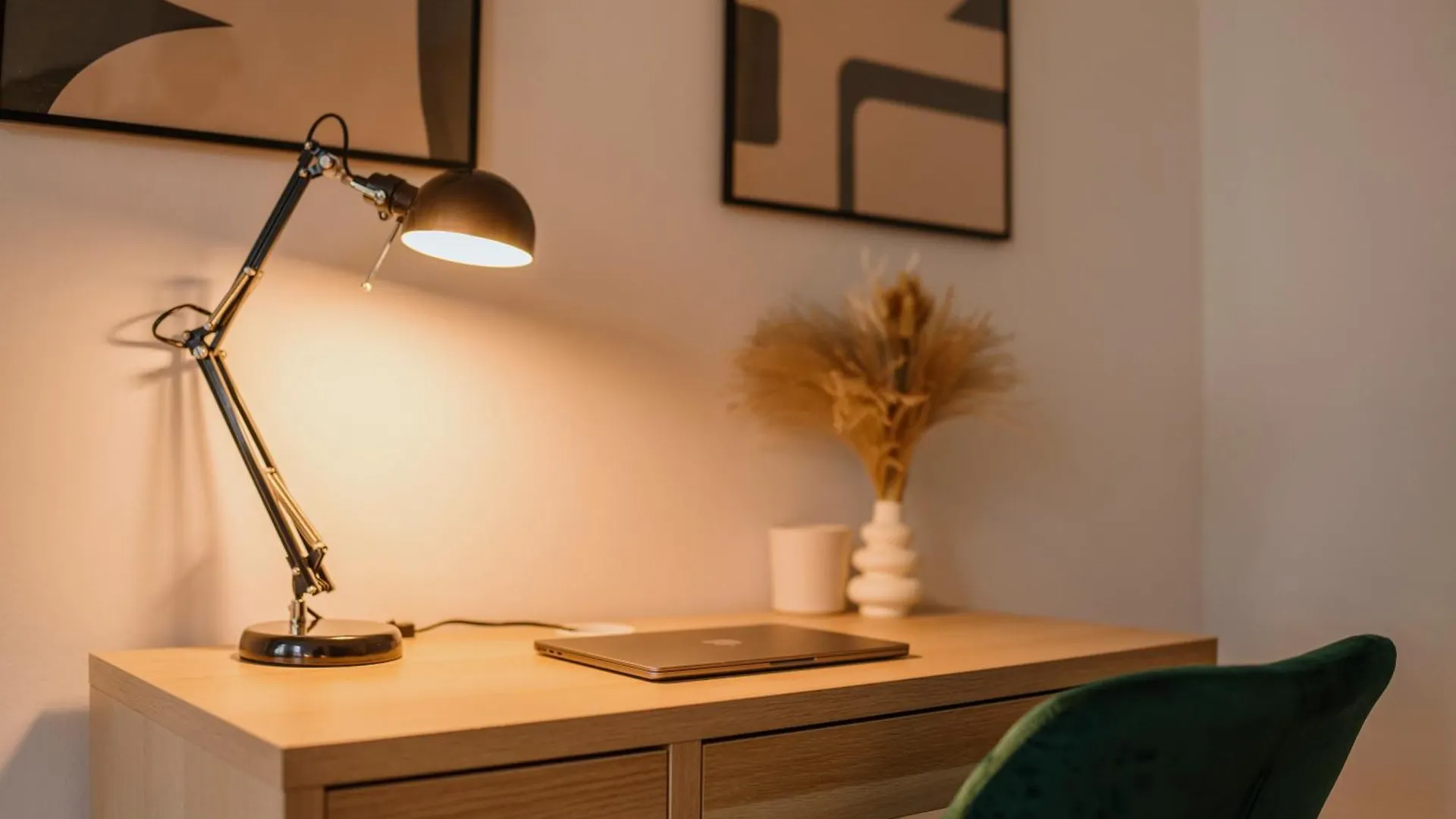 Homely Berlin - Chic Flat, City View, Subway, Cafe, River شقة