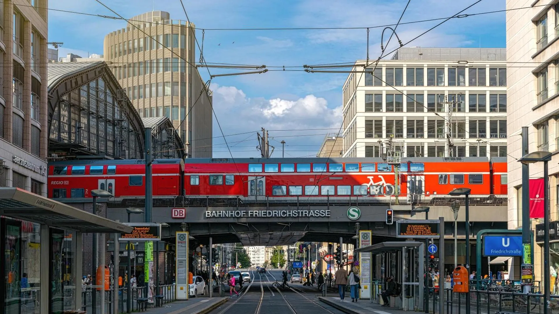 Homely Berlin - Chic Flat, City View, Subway, Cafe, River شقة